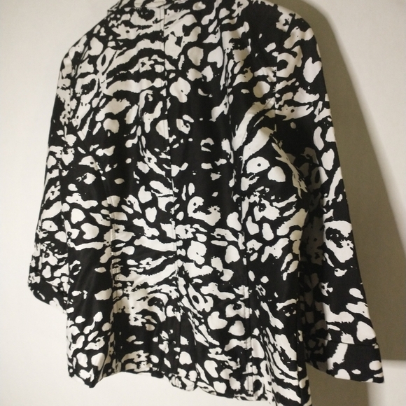 Notations black and white jacket size medium - Picture 10 of 10